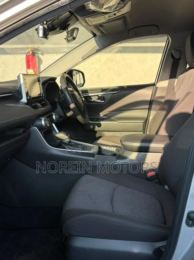 Toyota RAV4 2020 Silver