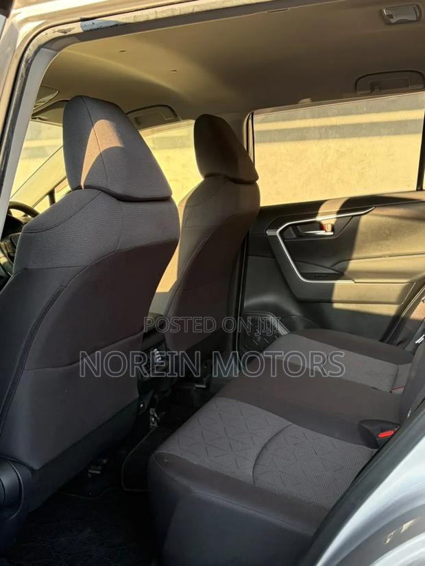 Toyota RAV4 2020 Silver