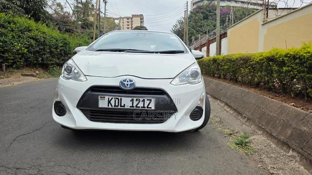 Toyota Aqua 2016 White
