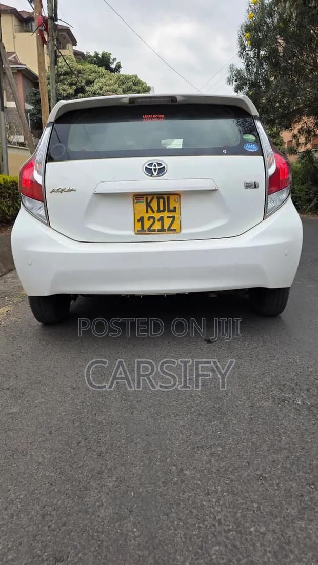 Toyota Aqua 2016 White