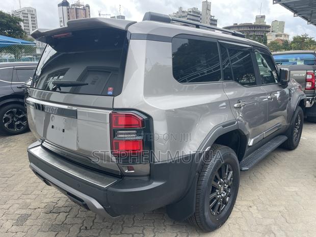Toyota Land Cruiser Prado 2.7 2024 Gray