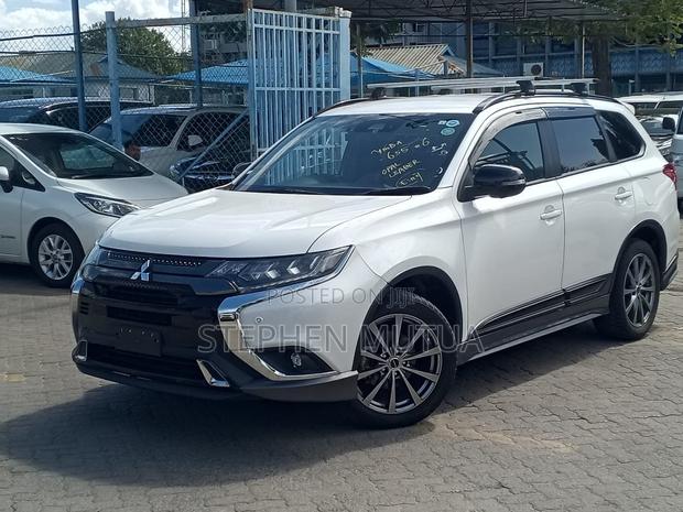 Mitsubishi Outlander 2019 White
