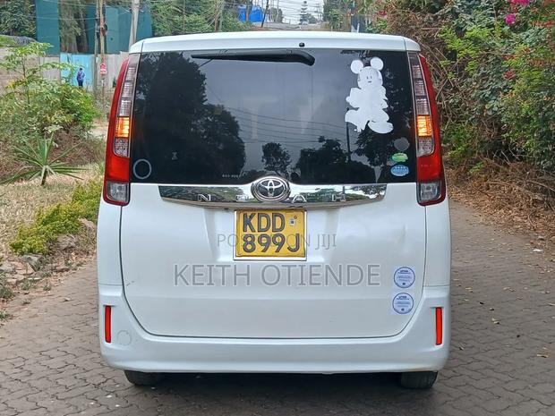 Toyota Noah 2015 White