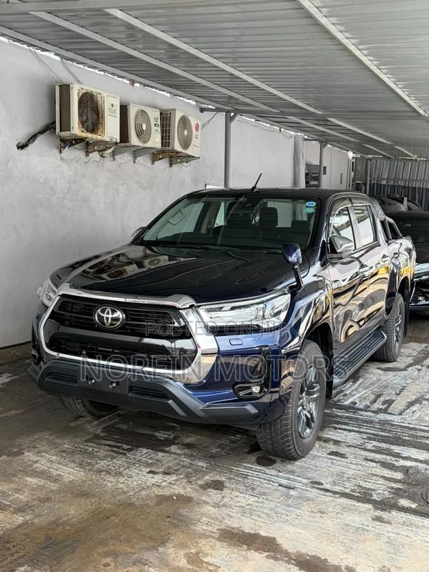 Toyota Hilux 2019 Blue