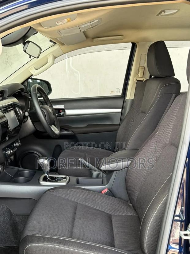 Toyota Hilux 2019 Blue