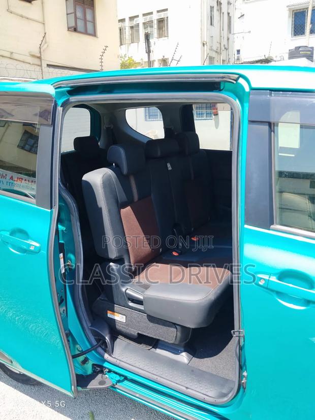 Toyota Sienta 2020 Green