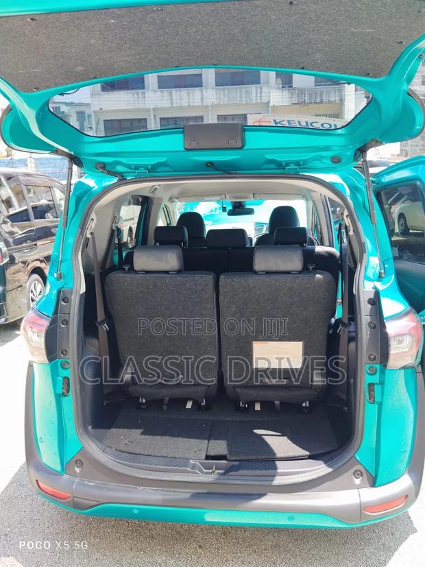 Toyota Sienta 2020 Green