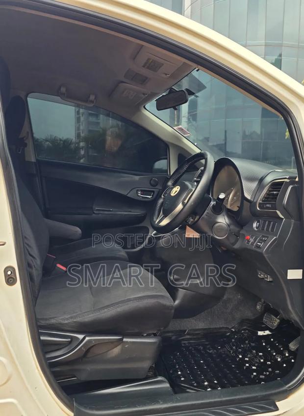 Toyota Ractis 2012 White