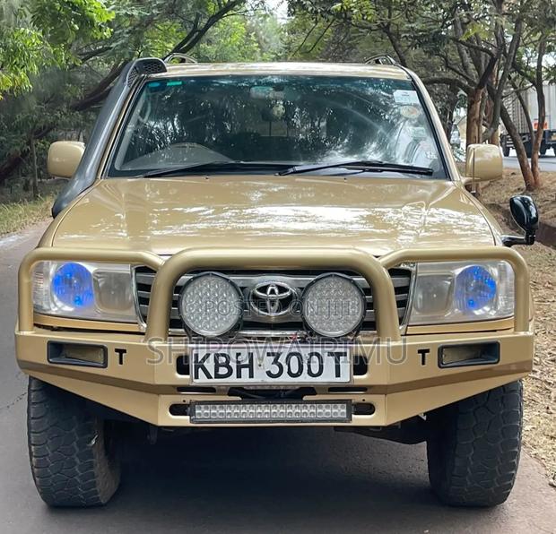 Toyota Land Cruiser 2003 Yellow