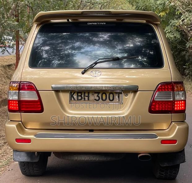 Toyota Land Cruiser 2003 Yellow