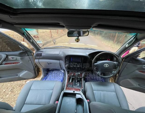 Toyota Land Cruiser 2003 Yellow
