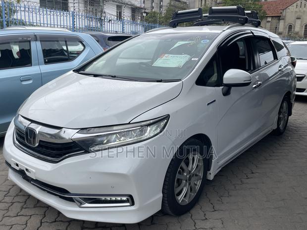 Honda Fit Shuttle 1.5 Hybrid 2WD 2019 White
