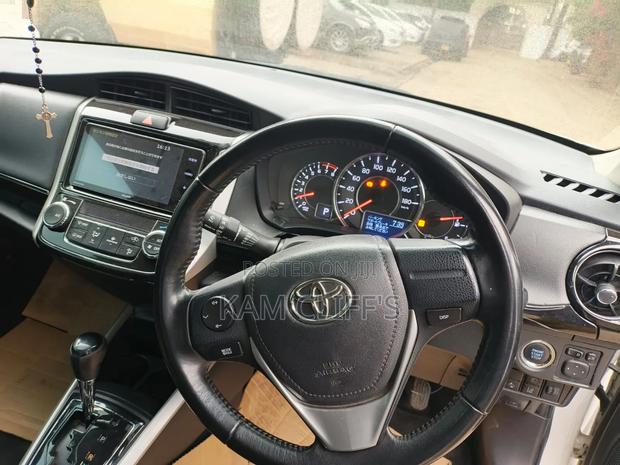Toyota Axio 2018 Pearl
