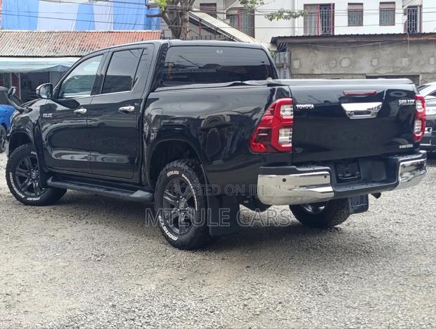 Toyota Hilux 2020 Black