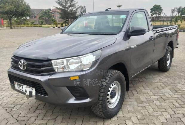Toyota Hilux 2020 Gray