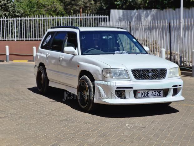 Subaru Forester 2001 White