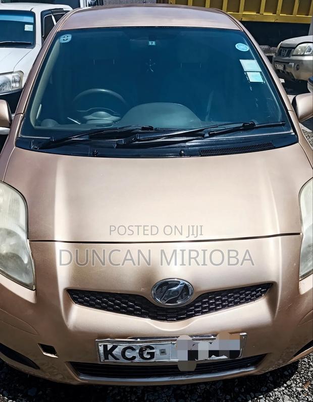 Toyota Vitz 2008 Gold