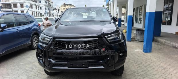 Toyota Hilux 2020 Black