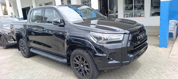 Toyota Hilux 2020 Black