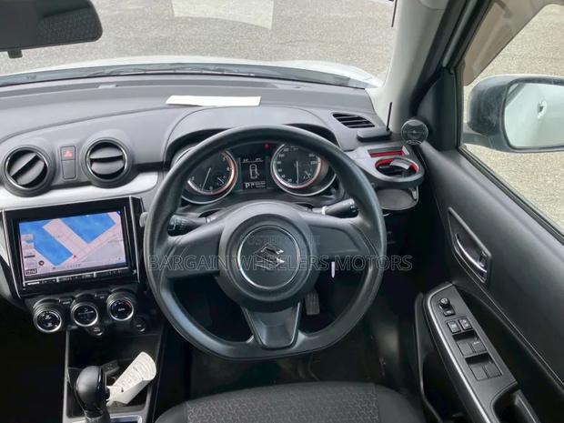 Suzuki Swift 2019 White