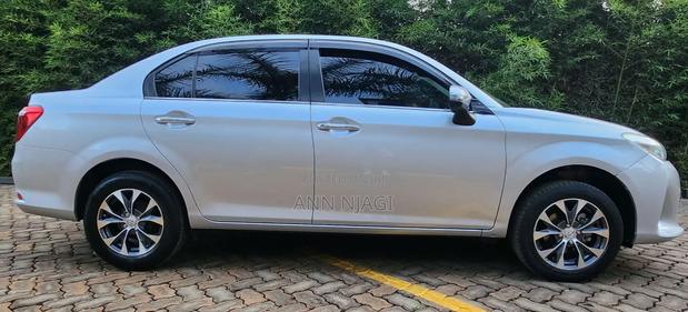 Toyota Axio 2018 Silver