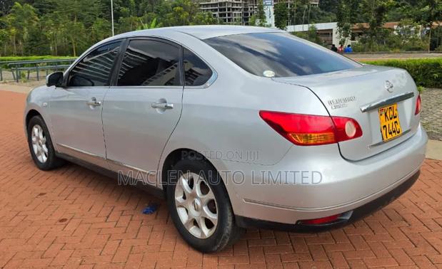 Nissan Bluebird 2010 Silver