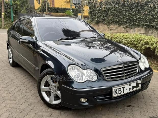 Mercedes-Benz C200 2005 Black