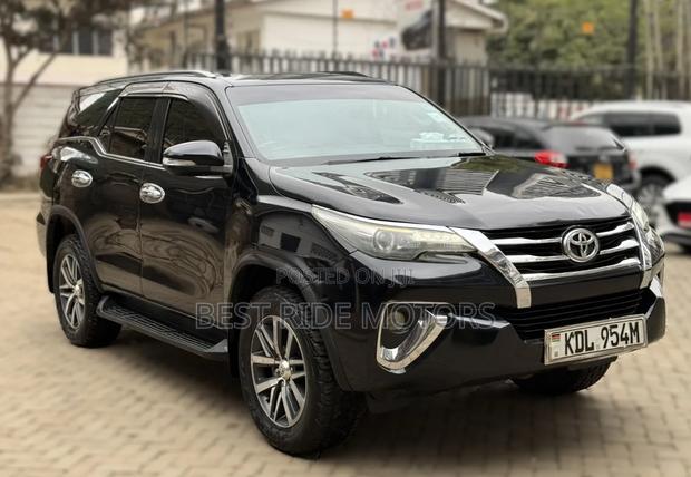 Toyota Fortuner 2.8 D AWD 2016 Black