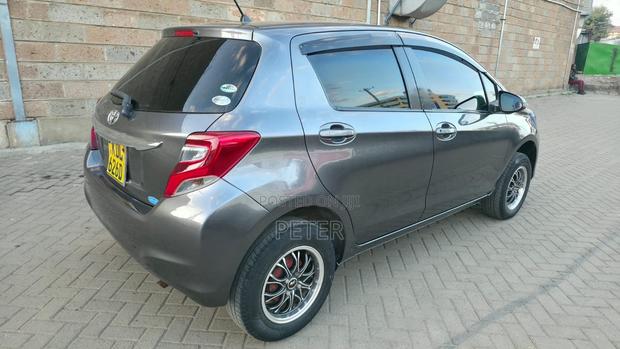 Toyota Vitz 2015