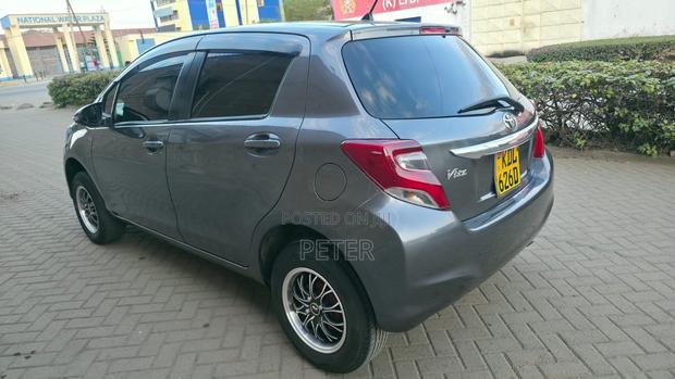 Toyota Vitz 2015
