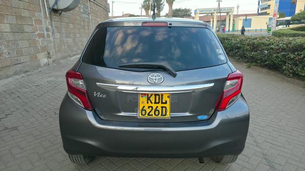 Toyota Vitz 2015
