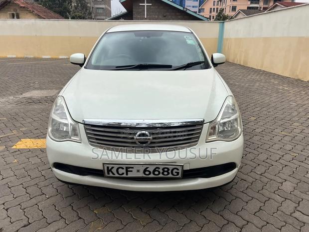 Nissan Bluebird 2010 Blue