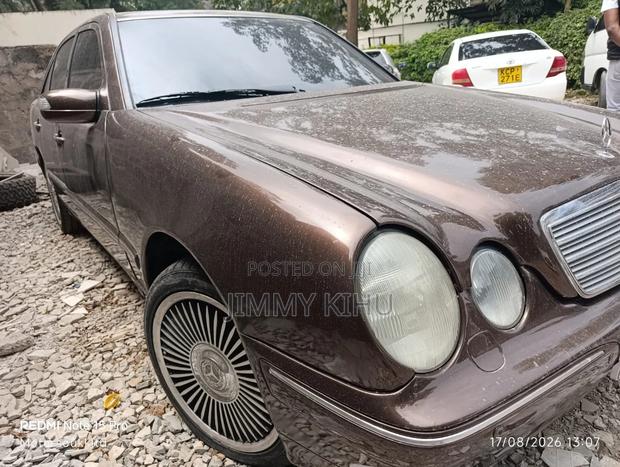Mercedes-Benz E200 2003 Brown