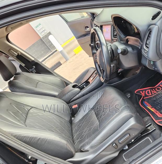 Honda Vezel 2018 Black
