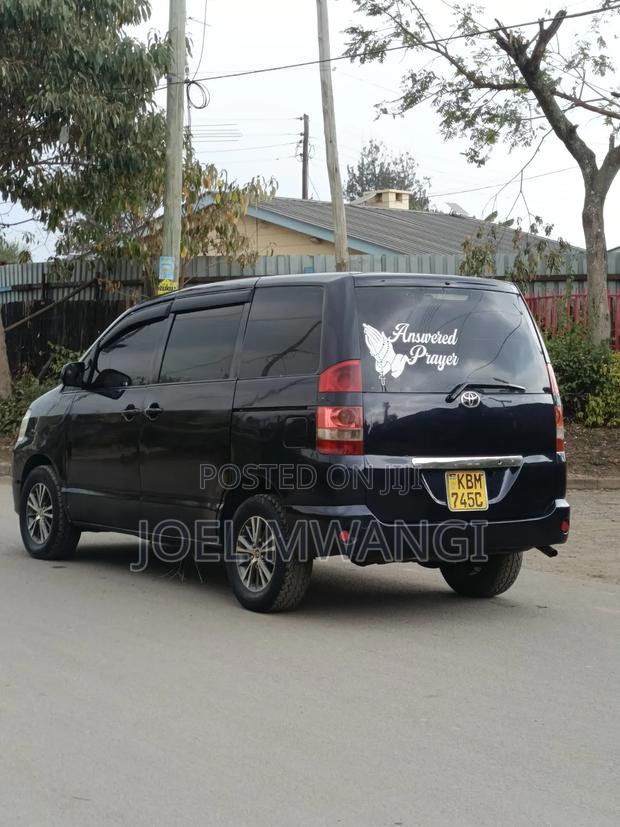 Toyota Noah 2005 Black