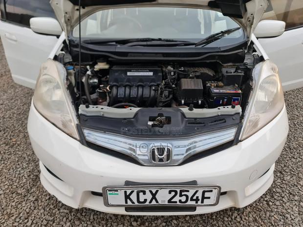Honda Fit Shuttle 2012 White