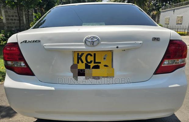 Toyota Axio 2010 White