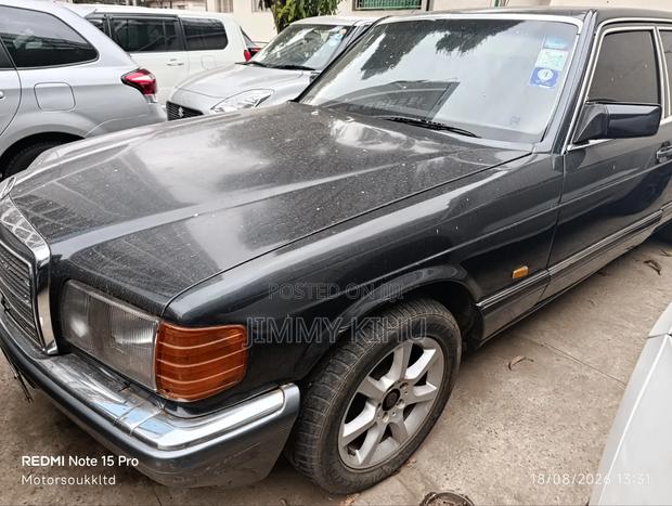 Mercedes-Benz 300E 1990 Black