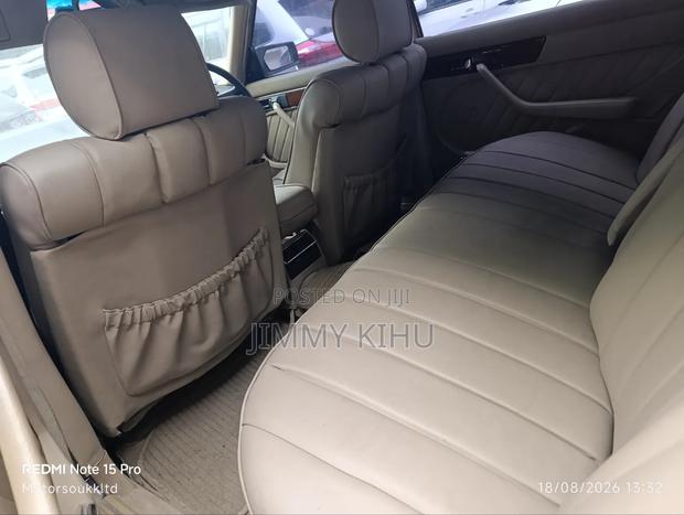 Mercedes-Benz 300E 1990 Black