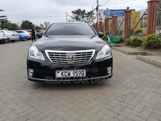 Toyota Crown 2013 Black