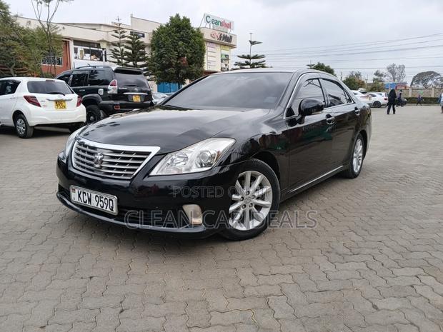 Toyota Crown 2013 Black