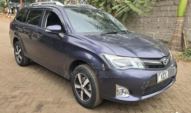 Toyota Corolla Fielder 2012 Gray