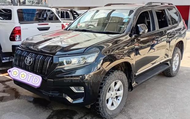 Toyota Land Cruiser Prado 2017 Black