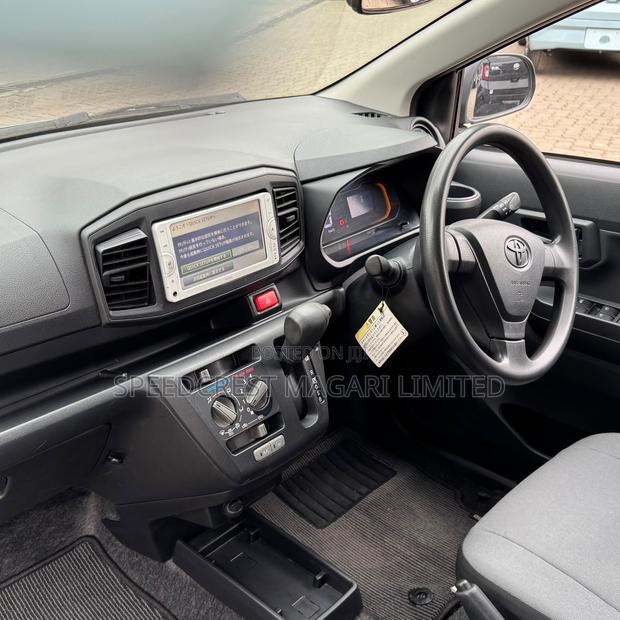 Toyota Pixis 2019 Silver