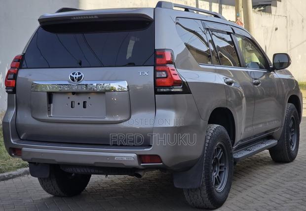 Toyota Land Cruiser Prado 2.8 2019 Brown