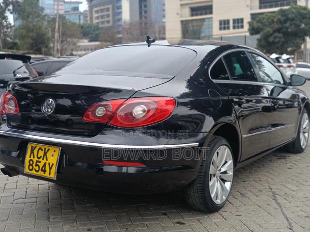Volkswagen Passat 2010 Black