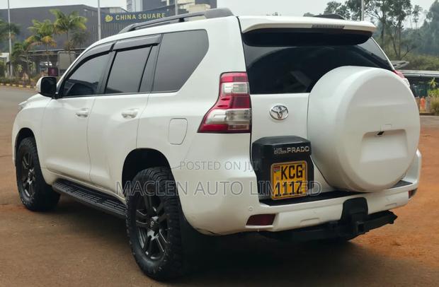Toyota Land Cruiser Prado 2010 White
