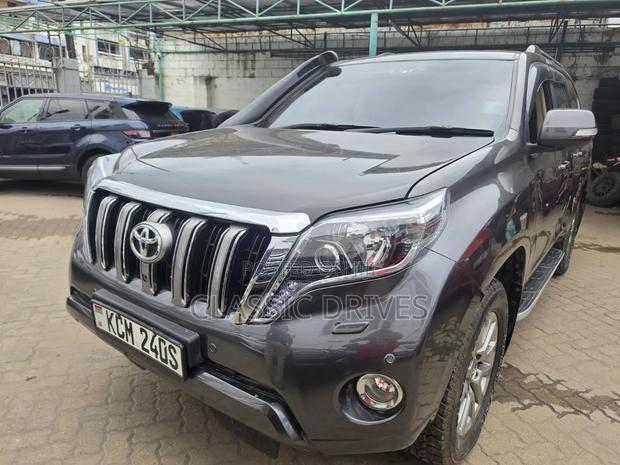 Toyota Land Cruiser Prado 2012 Gray