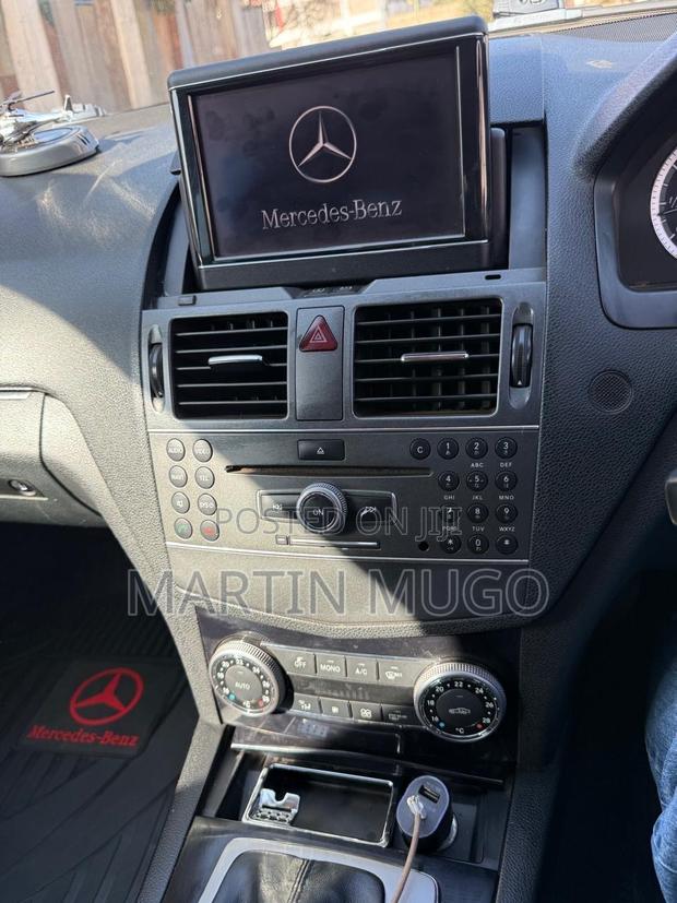 Mercedes-Benz C200 2010 Black