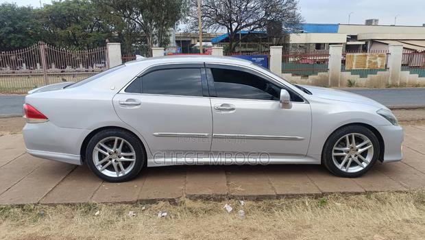 Toyota Crown 2011 Silver